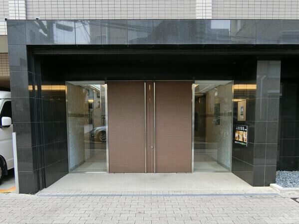 【コンシェリア笹塚テラス】エントランス