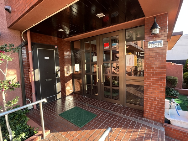 【セザール大宮中央公園】エントランス 【セザール大宮中央公園】エントランス