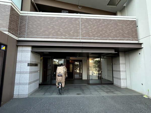 【クオス横浜富岡】エントランス