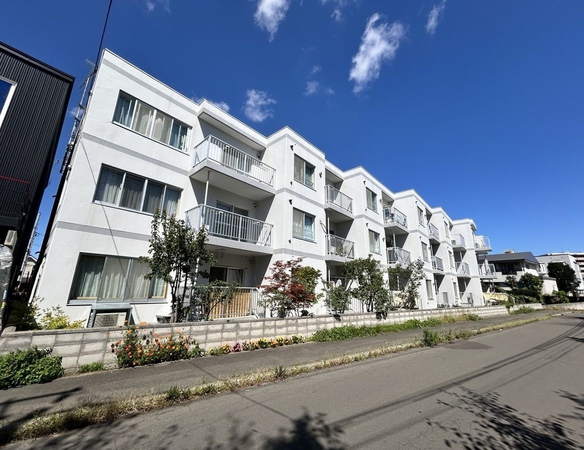 【グランドムール西岡】外観