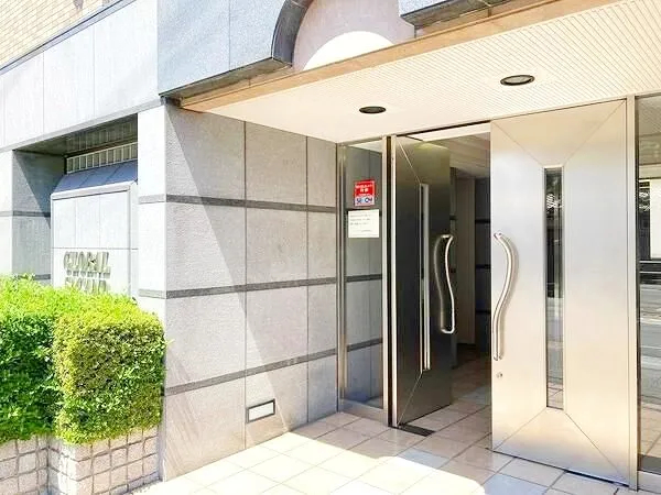 【グローバル嵯峨】エントランス 【グローバル嵯峨】エントランス