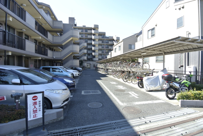 【パークハイツ大宮宮原】駐車場・駐輪場