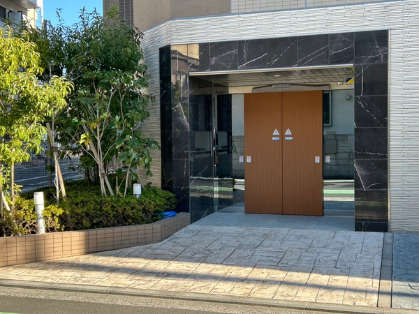 【サンクレイドル横濱弘明寺】エントランス