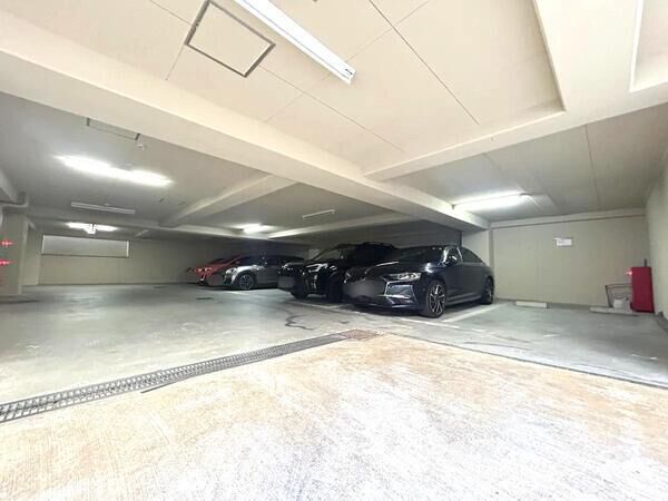 【ライオンズマンション上賀茂】共用部分(駐車場) 【ライオンズマンション上賀茂】共用部分(駐車場)