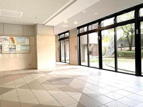 【ロータリーマンション西大津3番館】エントランス2 【ロータリーマンション西大津3番館】エントランス2