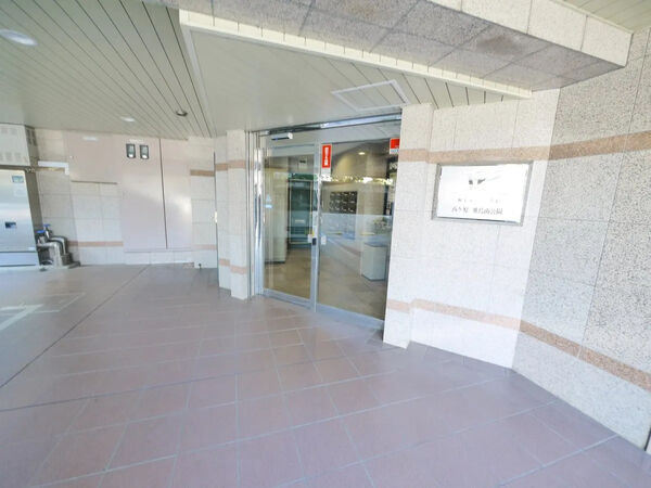 【マイキャッスル西ヶ原飛鳥山】エントランス