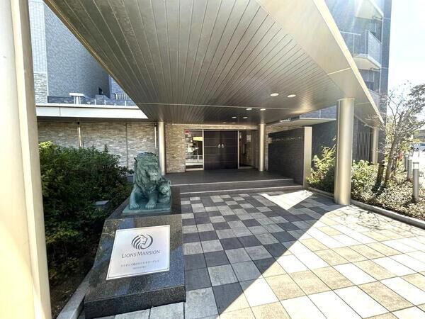 【ライオンズ藤が丘リビオガーデンズ】エントランス 【ライオンズ藤が丘リビオガーデンズ】エントランス