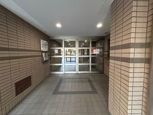 【宝マンションサザンスクエア】エントランス 【宝マンションサザンスクエア】エントランス