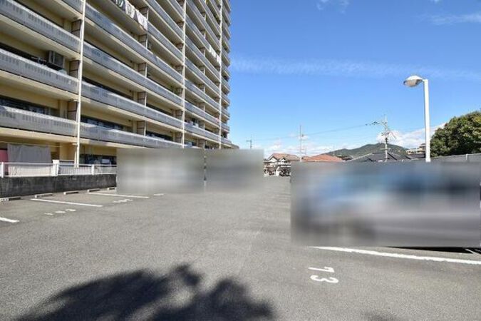 【ペルル中山南参番館】共用部分（駐車場）