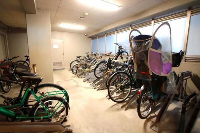 （駐輪場）