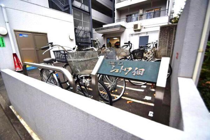 （駐輪場）
