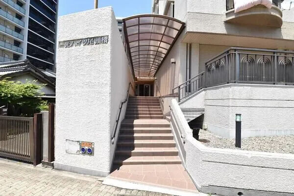 【一光ハイツ尾頭橋】エントランス