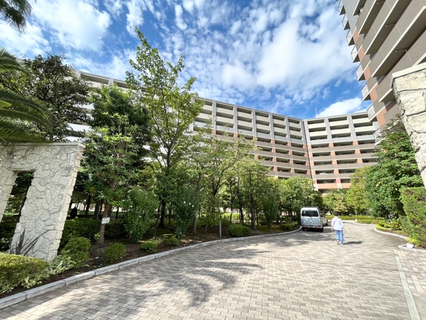 【ライオンズマンションセントワーフ横濱】外観