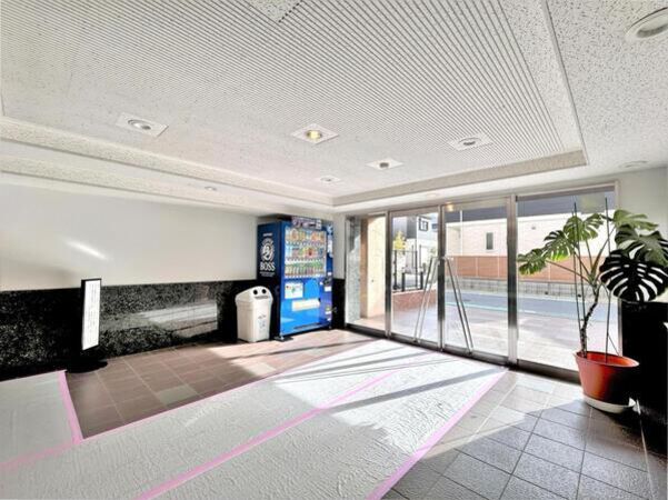 【コスモ保土ヶ谷パークフォルム】エントランス内 【コスモ保土ヶ谷パークフォルム】エントランス内