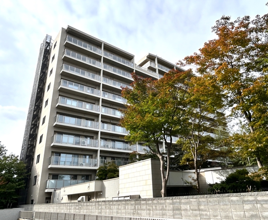 【ブランズ札幌中島公園】外観(公園側) 【ブランズ札幌中島公園】外観(公園側)