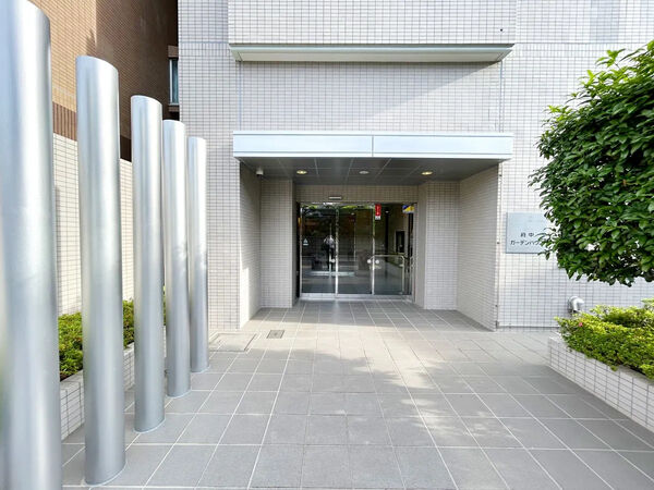 【府中ガーデンハウス】エントランス1