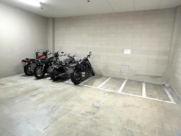 (駐輪場) (駐輪場)