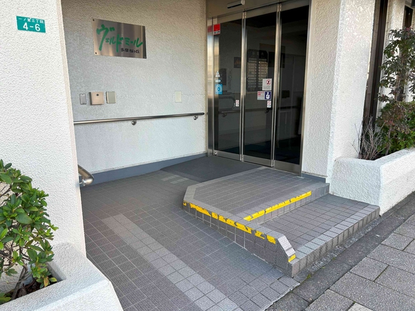 【ヴェルドミール多摩桜ヶ丘】エントランス 【ヴェルドミール多摩桜ヶ丘】エントランス