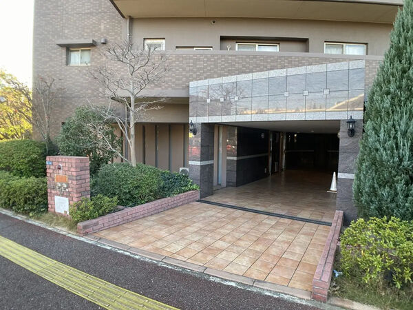 【グランド・ルー博多南ガーデネッセ】エントランス