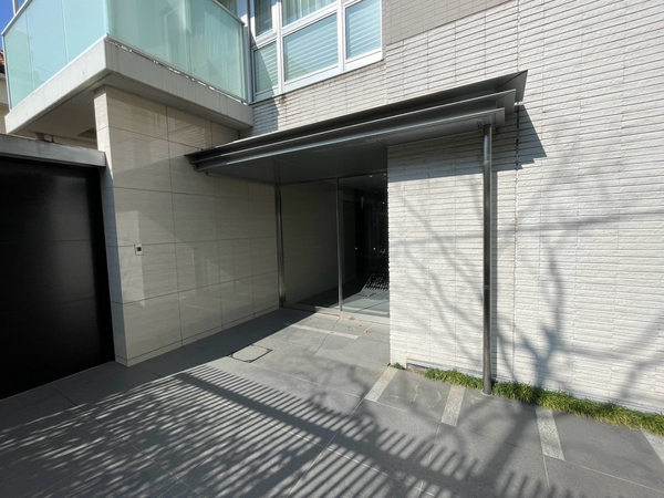 【ルジェンテ立川】エントランス