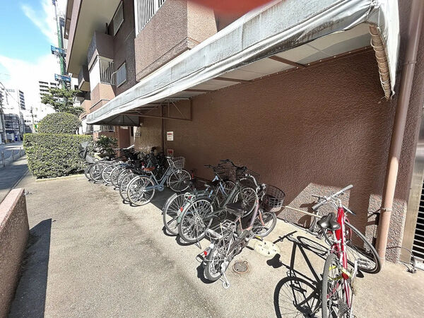（駐輪場）