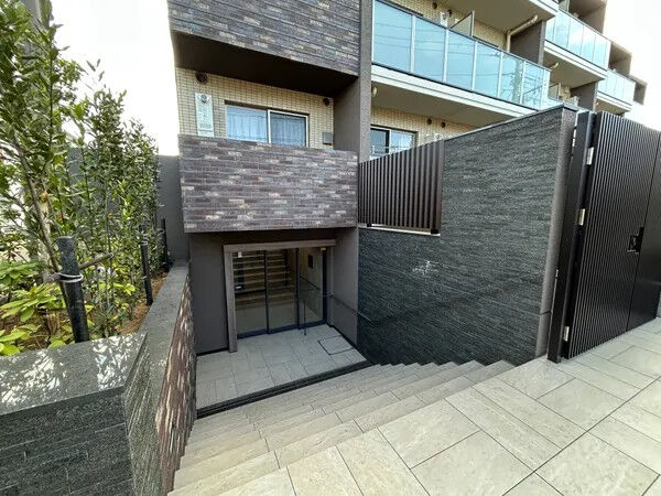 【ヴァースクレイシアIDZ中野鷺宮】エントランス 【ヴァースクレイシアIDZ中野鷺宮】エントランス