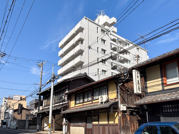 【グランドムール四条烏丸西】外観