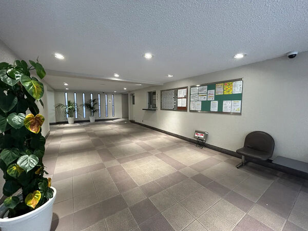 【日商岩井上甲子園マンション】エントランスホール