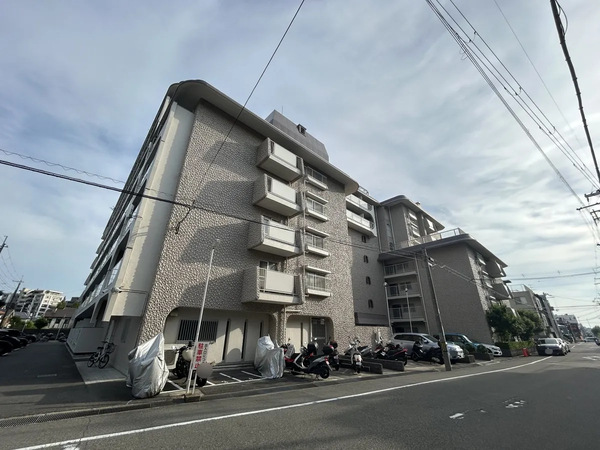 【日商岩井上甲子園マンション】外観