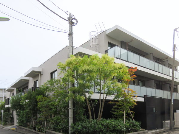 【リビオ下北沢】外観