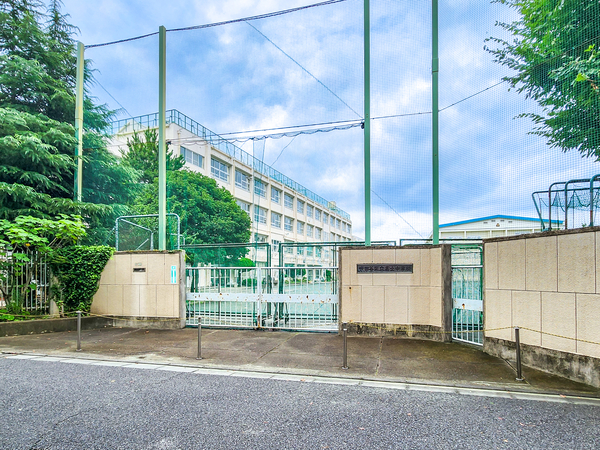 富士中学校まで約800m(徒歩10分)