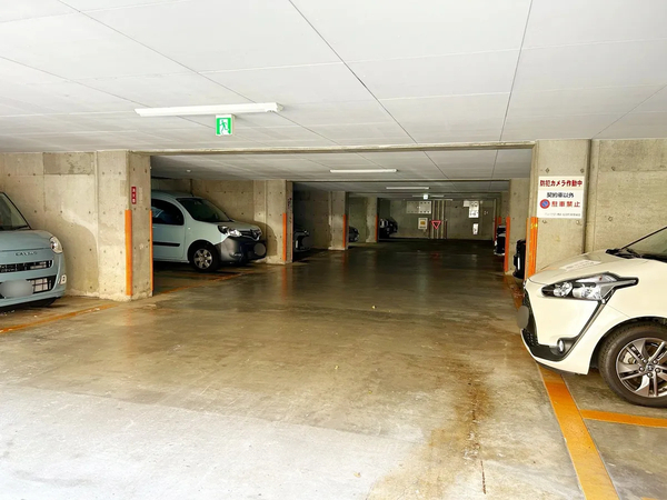 【アンバサダー横浜松見町】共用部分（駐車場）