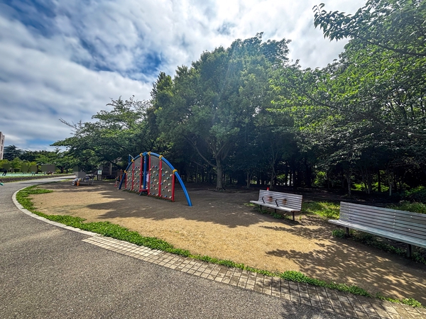 平和の森公園まで約350m(徒歩5分)