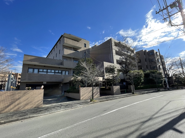 【ベルググランデ鷺沼】外観