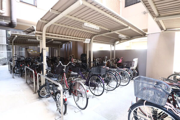 【メロディーハイム守口6番館】駐輪場