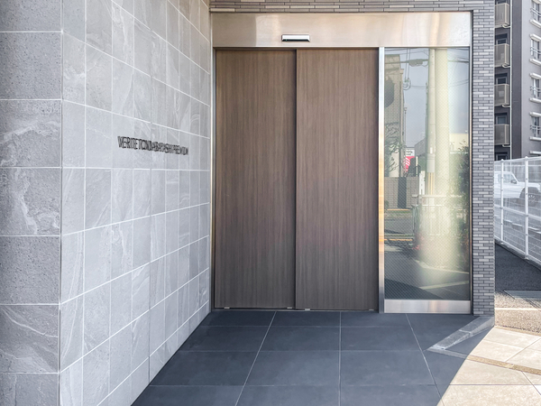 【ヴェリテ富田林プレミアム】エントランス 【ヴェリテ富田林プレミアム】エントランス