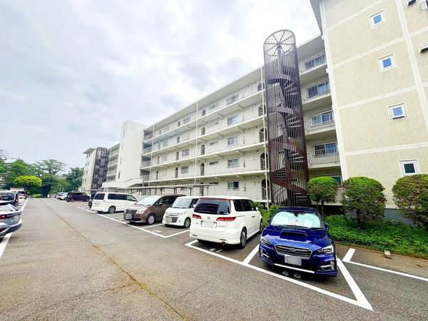 【稲毛ファミールハイツ】16号棟　外観1