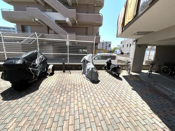 (駐輪場)1 (駐輪場)1