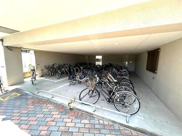 (駐輪場)2 (駐輪場)2