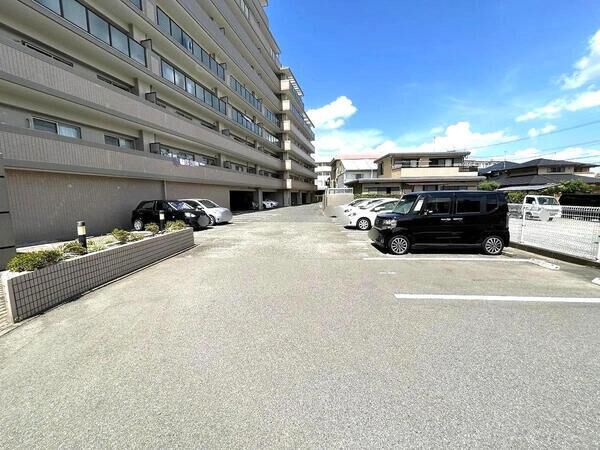 (駐車場) (駐車場)