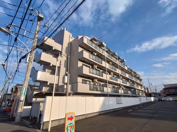 【クリオ鶴間参番館】外観