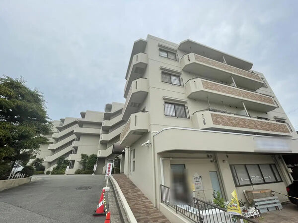 【メロディーハイム豊中泉ケ丘】外観