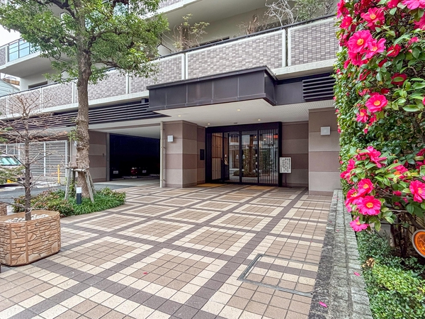 【ディオフェルティ京都烏丸東】エントランス