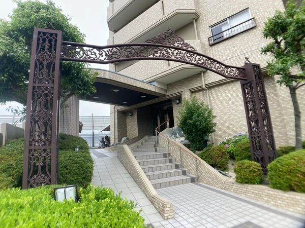 【エクレール天白植田】エントランス