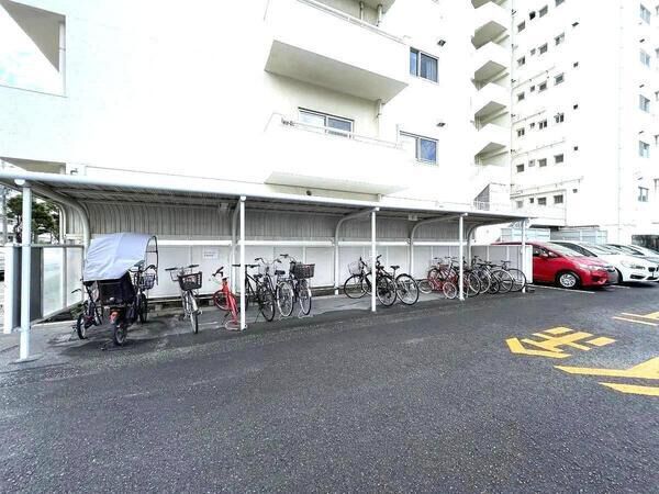 （駐輪場）