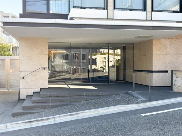 【ディアナコートたまプラーザHills】エントランス