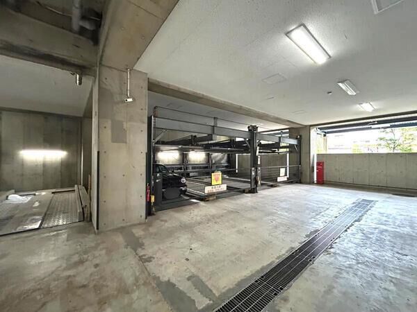 【ローレルコート関目】共用部分（駐車場）