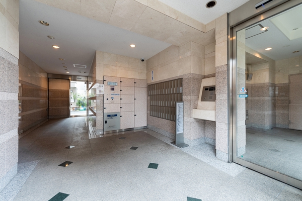 【日神パレステージ北千住】エントランス