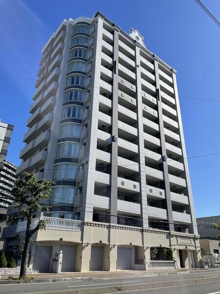 グランファーレ学園前ステーションサイド