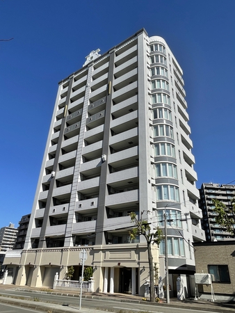 グランファーレ学園前ステーションサイド